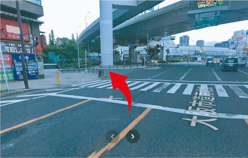 湊町南交差点の写真